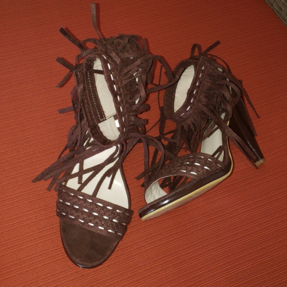 Shoes - Picture 4 of 4